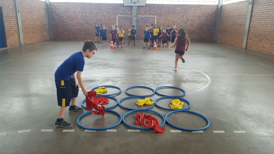 Jogo da Velha Humano - Educação Física - CAIC. 