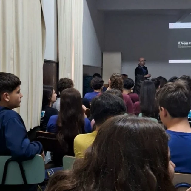Na última sexta-feira, ocorreu a manhã temática farroupilha/mateada.  Os formandos 2025 assistiram o filme O Tempo e o Vento e após confraternizaram com um delicioso "Salchipão"!#vaiterformatura🎓 #rederomano #romanosantamarta #culturagaúcha