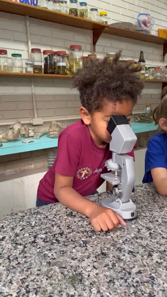 Laboratório de Ciências Atividades desenvolvidas pelo professor Éllisson  com a turma 112 da professora Giuliana.#vemserromano #souromano #soucrsbj
