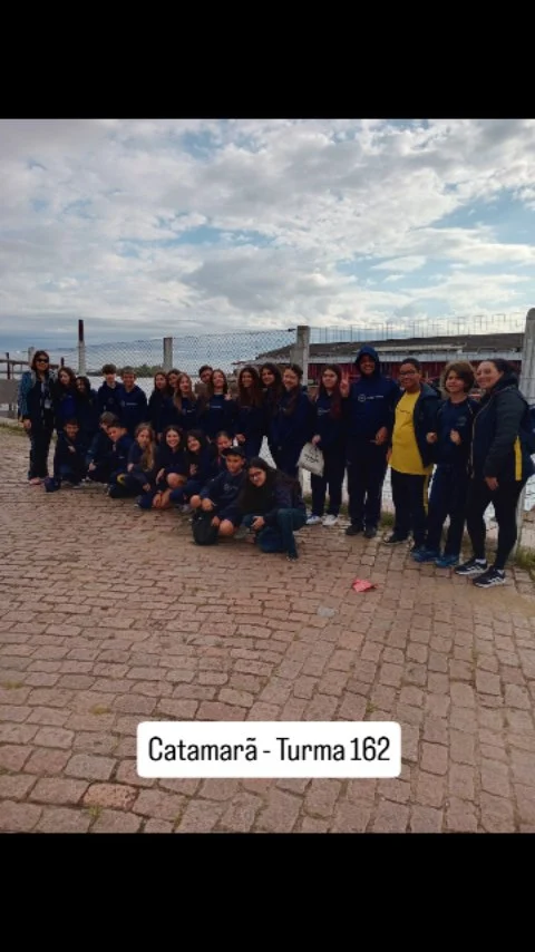 Saída de Estudos da turma 162 no dia 31 de Outubro, ao Catamarã e pontos históricos de Guaiba !@catamaracatsul @rede.romano #souromano #soucrsbj #colégioromanosenhorbomjesus