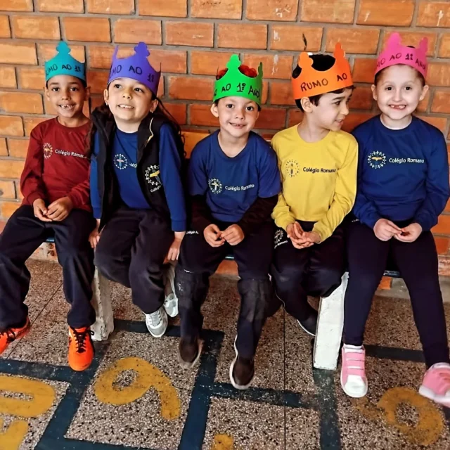 Chegou um novo começo! O 1º ano é o início de muitas descobertas, aprendizados e conquistas. Que esta nova etapa do NB seja cheia de alegria, curiosidade e vontade de aprender!Transição do NB para o 1⁰ Ano.Professora Lorisa Azevedo Professora Carim Magri@rede.romano @romanosaomateus
