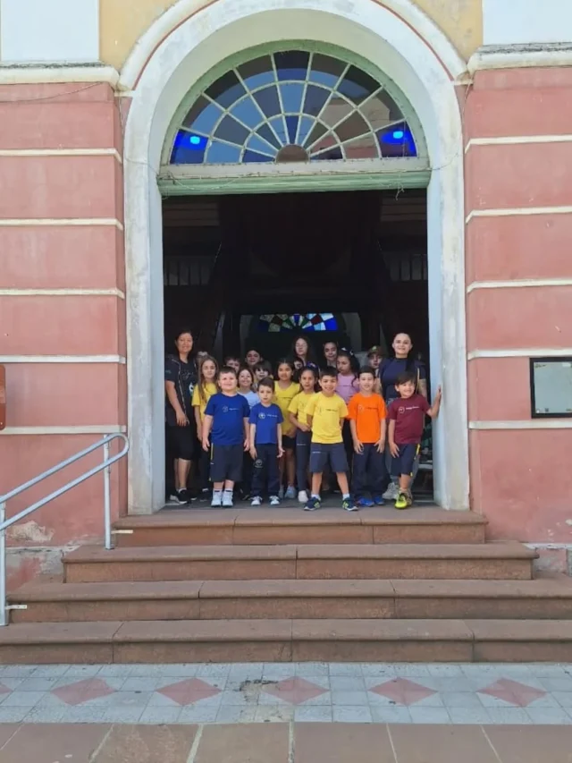 O Turno Inverso I e II finalizou o projeto sobre a Consciência Negra, com uma saída pedagógica ao Centro Regional de Cultura para prestigiar a exposição de Artes. Confira!@rede.romano #ummundodepossibilidadess